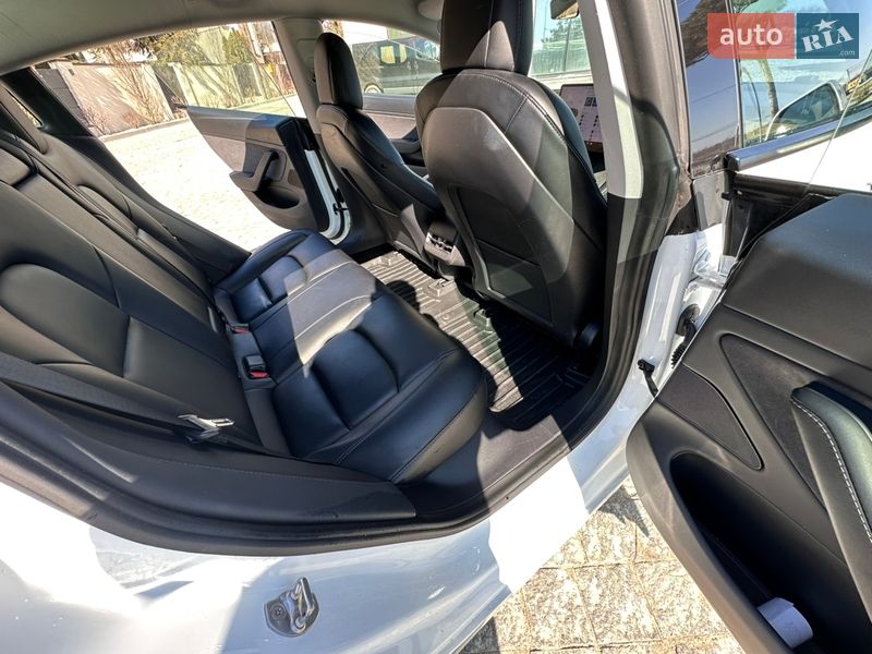 Седан Tesla Model 3 2020 в Львове фото 44 Седан Tesla Model 3 2020 в Львове