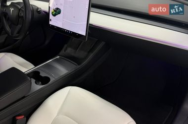 Седан Tesla Model 3 2021 в Києві