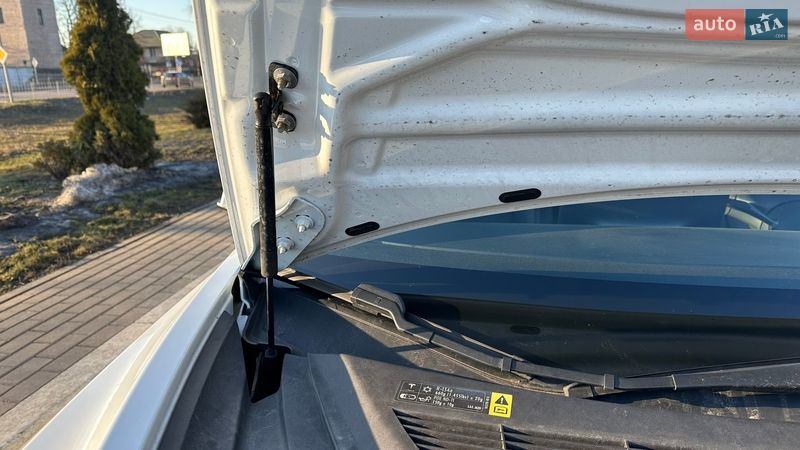 Седан Tesla Model 3 2018 в Києві