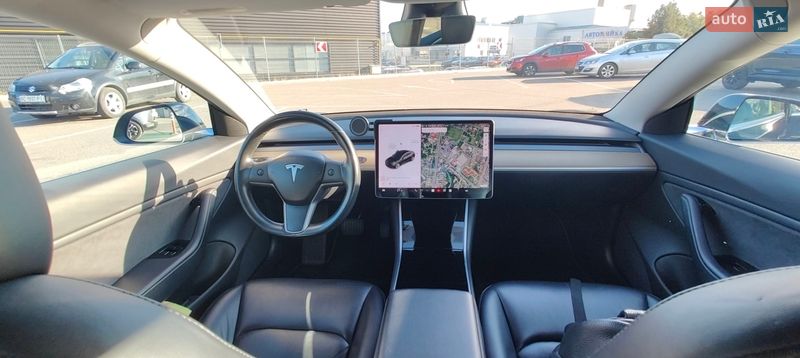 Седан Tesla Model 3 2018 в Львові