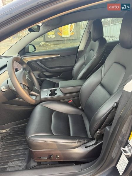 Седан Tesla Model 3 2021 в Ирпене