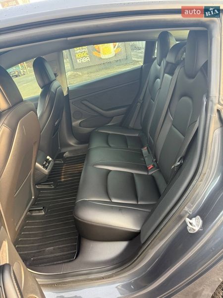 Седан Tesla Model 3 2021 в Ирпене