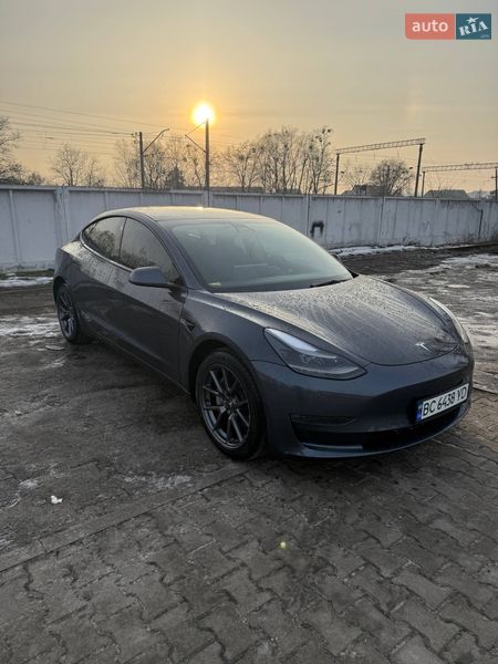 Седан Tesla Model 3 2021 в Ирпене