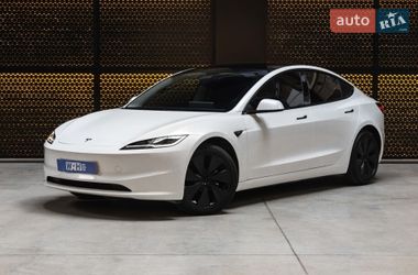 Седан Tesla Model 3 2024 в Луцке