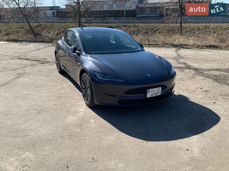 Седан Tesla Model 3 2024 в Киеве