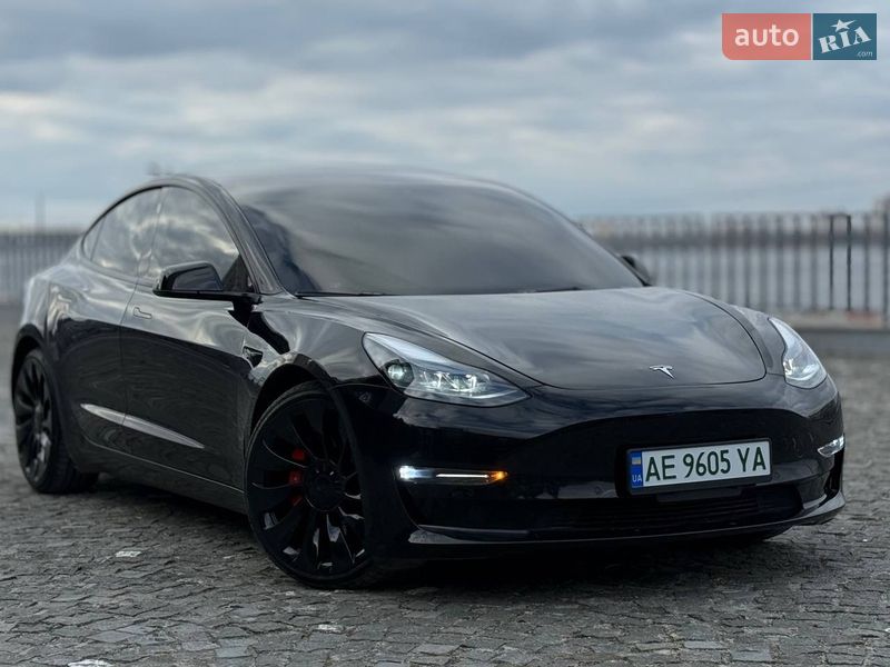 Седан Tesla Model 3 2021 в Днепре