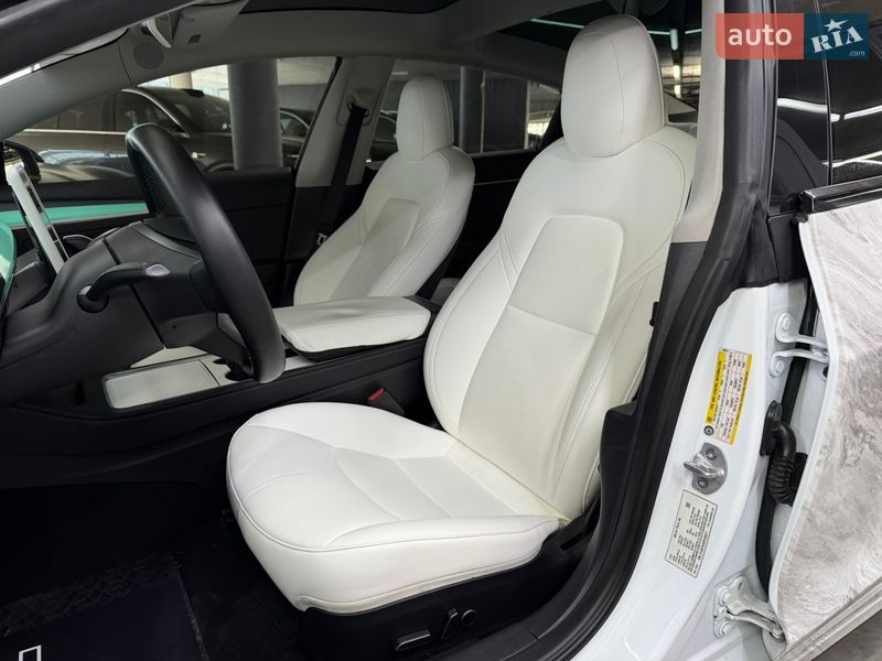 Седан Tesla Model 3 2022 в Одесі