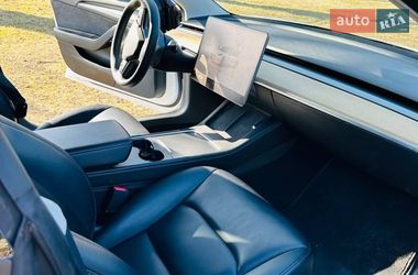 Седан Tesla Model 3 2022 в Львове