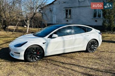 Седан Tesla Model 3 2022 в Львове