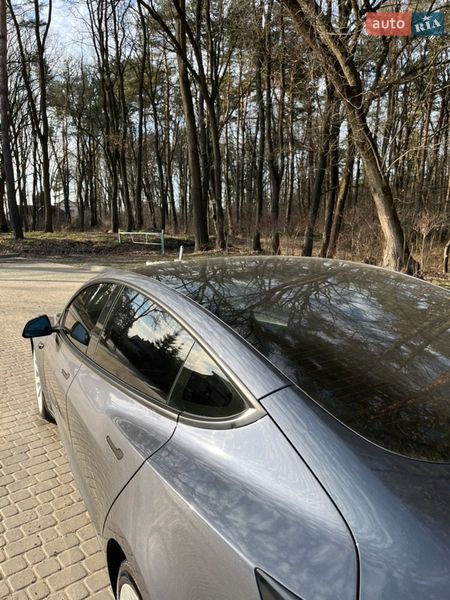 Седан Tesla Model 3 2023 в Львові