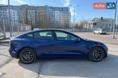 Седан Tesla Model 3 2021 в Львові