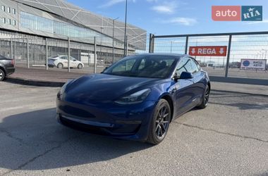 Седан Tesla Model 3 2021 в Львові