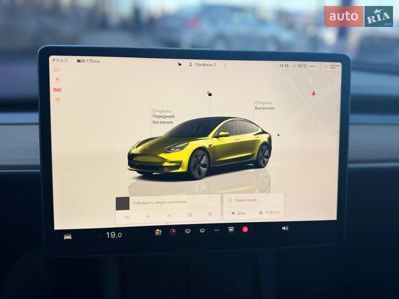 Седан Tesla Model 3 2022 в Киеве