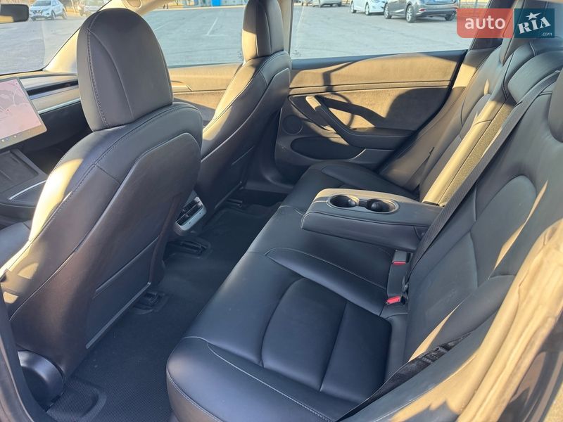 Седан Tesla Model 3 2021 в Днепре