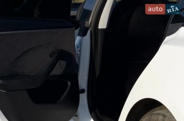Седан Tesla Model 3 2024 в Снятине