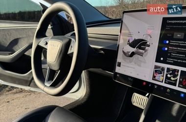 Седан Tesla Model 3 2024 в Снятине