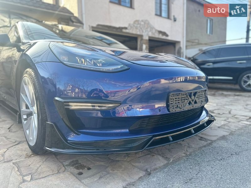 Седан Tesla Model 3 2021 в Одесі