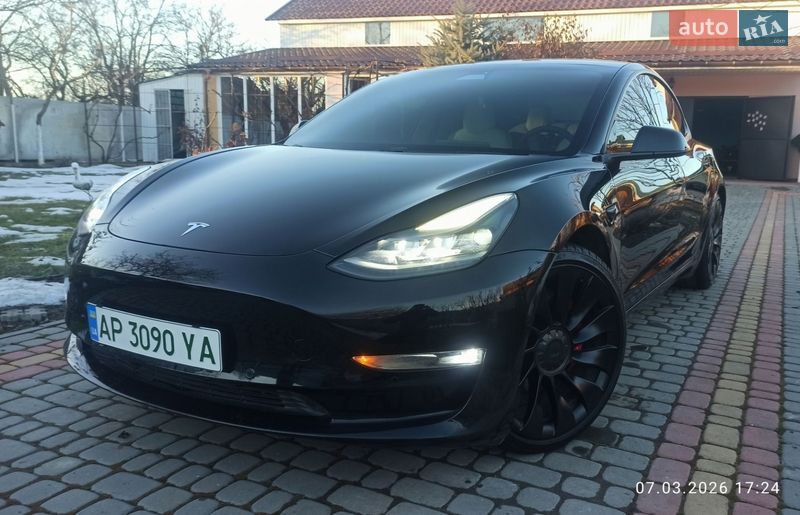 Tesla Model 3 2021