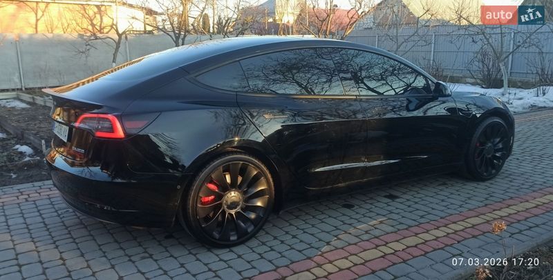 Седан Tesla Model 3 2021 в Вінниці