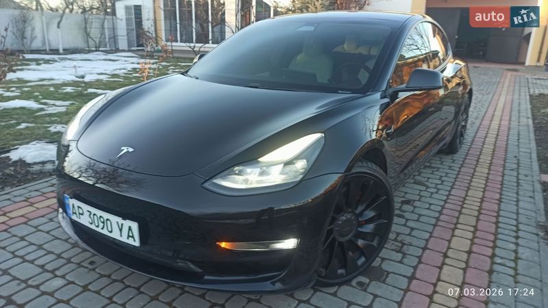 Седан Tesla Model 3 2021 в Вінниці