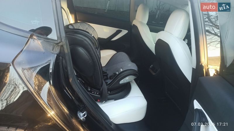 Седан Tesla Model 3 2021 в Вінниці