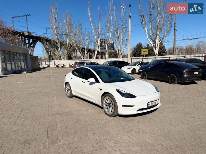 Седан Tesla Model 3 2022 в Дніпрі