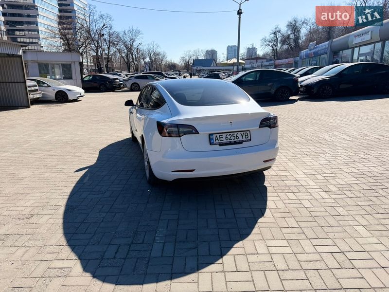 Седан Tesla Model 3 2022 в Дніпрі