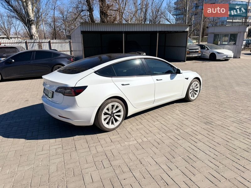 Седан Tesla Model 3 2022 в Дніпрі