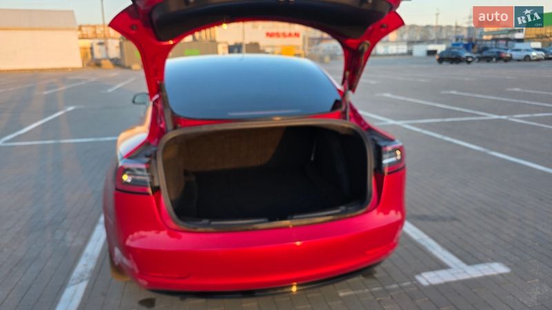 Седан Tesla Model 3 2021 в Одесі