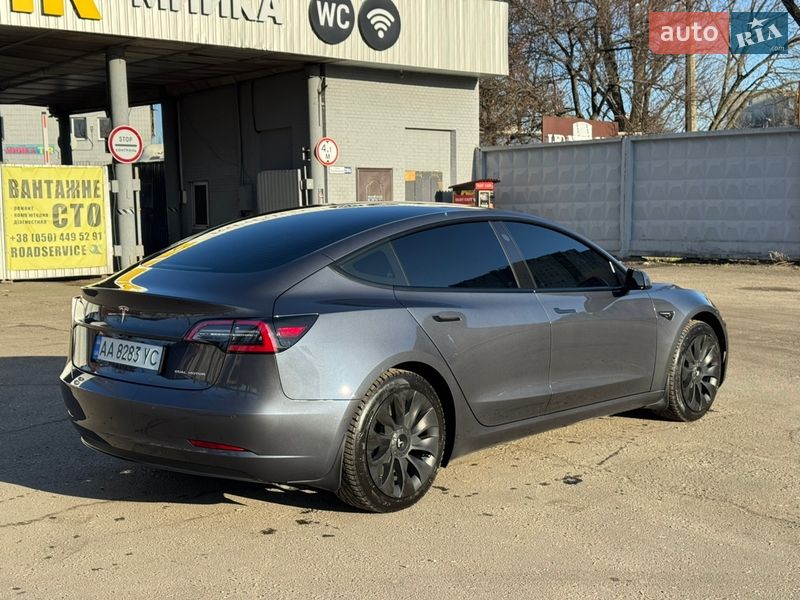 Седан Tesla Model 3 2022 в Киеве
