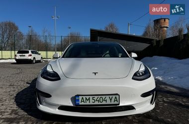 Седан Tesla Model 3 2020 в Коростышеве