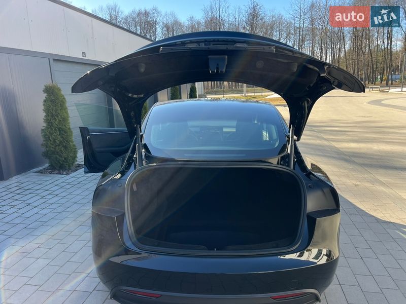 Седан Tesla Model 3 2024 в Ковелі