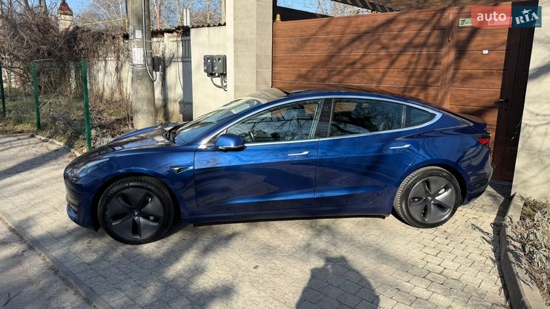 Седан Tesla Model 3 2019 в Одесі