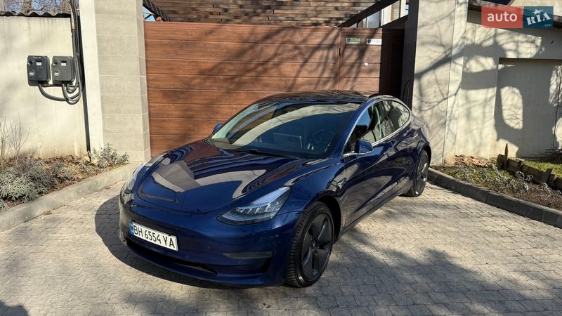 Седан Tesla Model 3 2019 в Одесі