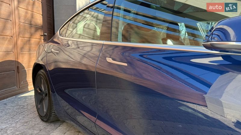 Седан Tesla Model 3 2019 в Одесі