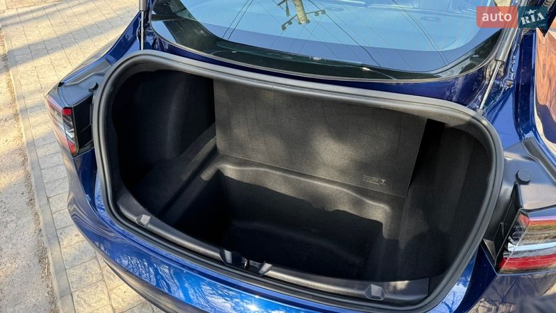 Седан Tesla Model 3 2019 в Одесі