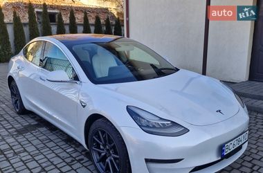 Седан Tesla Model 3 2018 в Львові