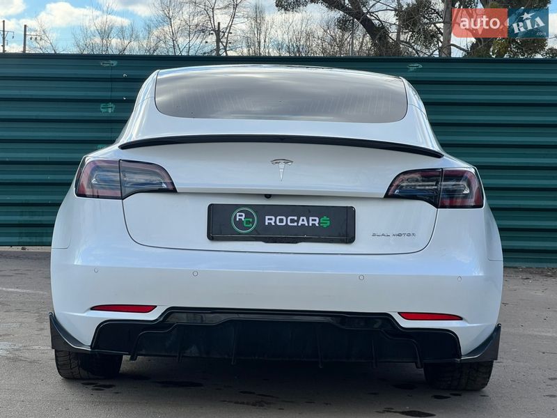 Седан Tesla Model 3 2020 в Киеве