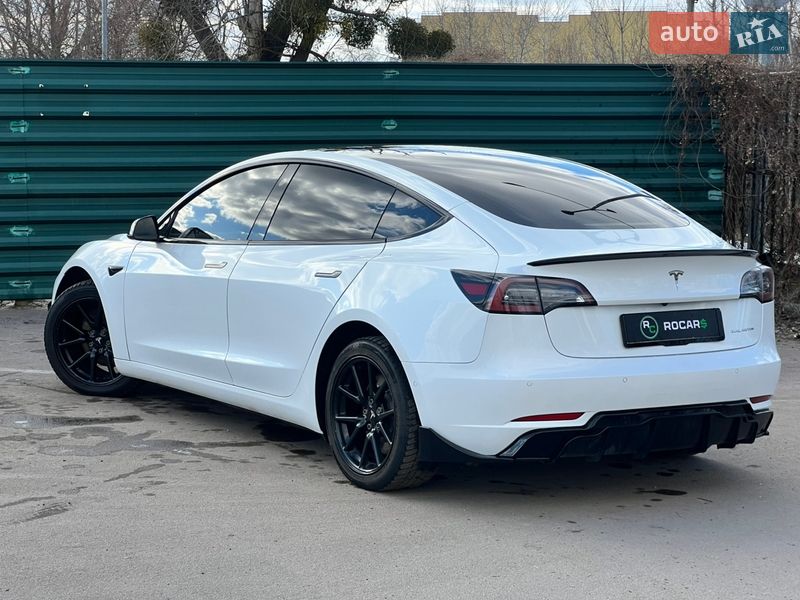 Седан Tesla Model 3 2020 в Киеве