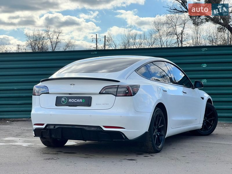 Седан Tesla Model 3 2020 в Киеве