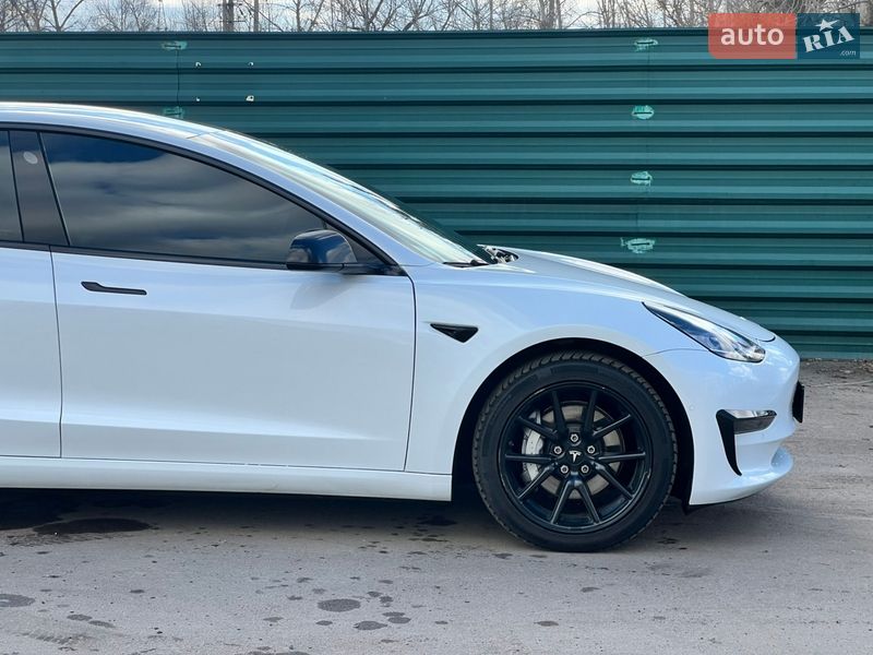Седан Tesla Model 3 2020 в Киеве