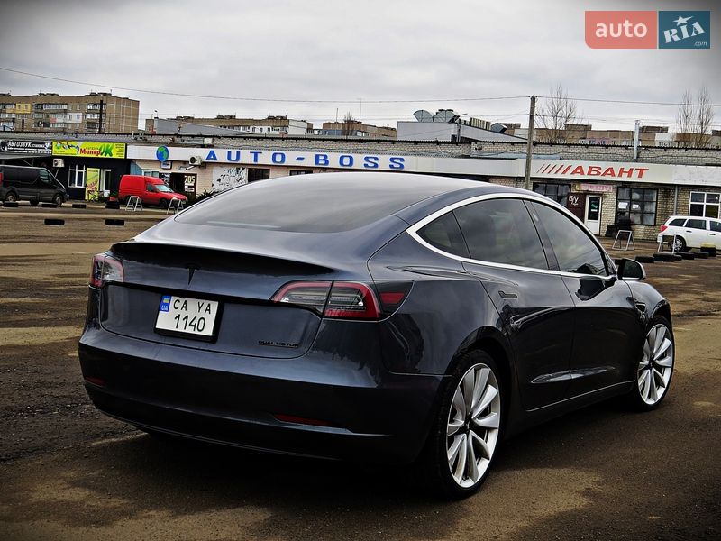Седан Tesla Model 3 2019 в Черкасах