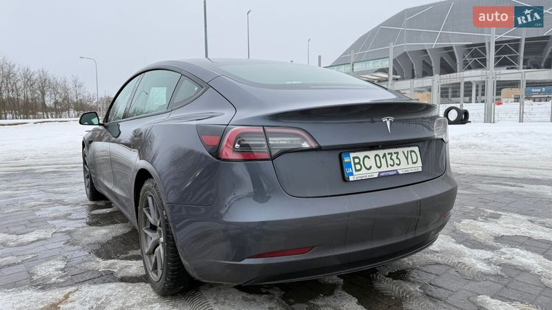 Седан Tesla Model 3 2021 в Львове