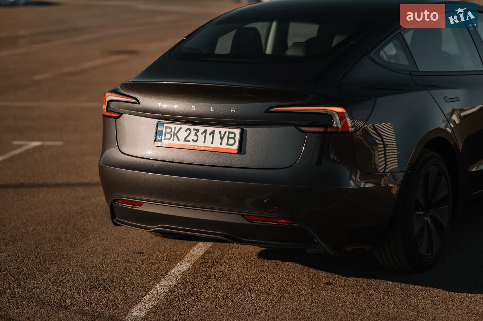 2025 Tesla Model 3 - мініатюра 8