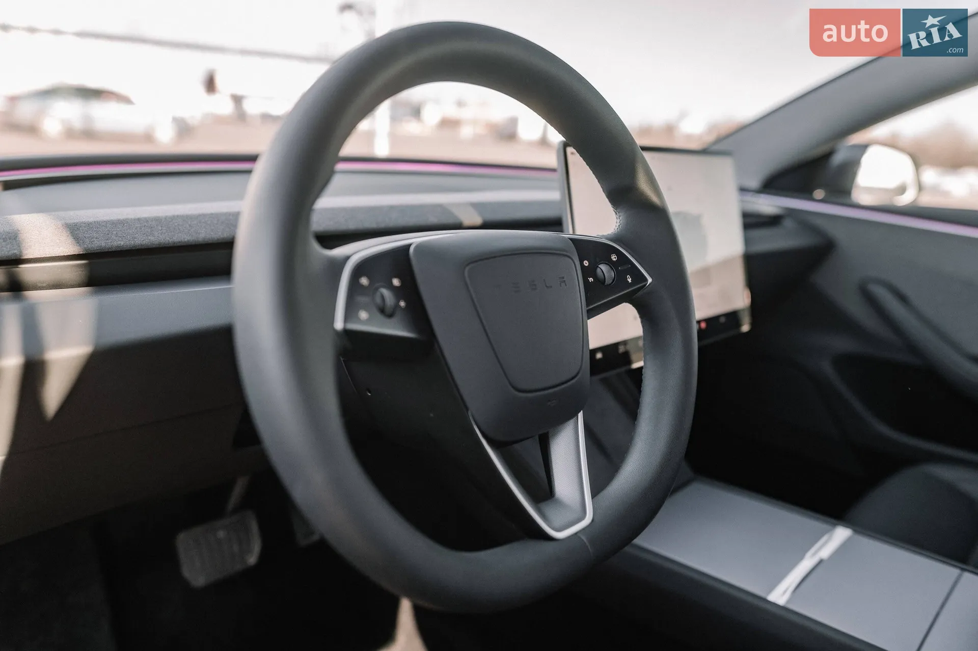 2025 Tesla Model 3 - мініатюра 13