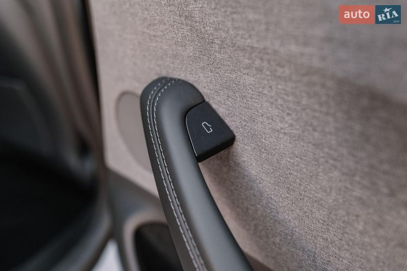 Седан Tesla Model 3 2025 в Ровно