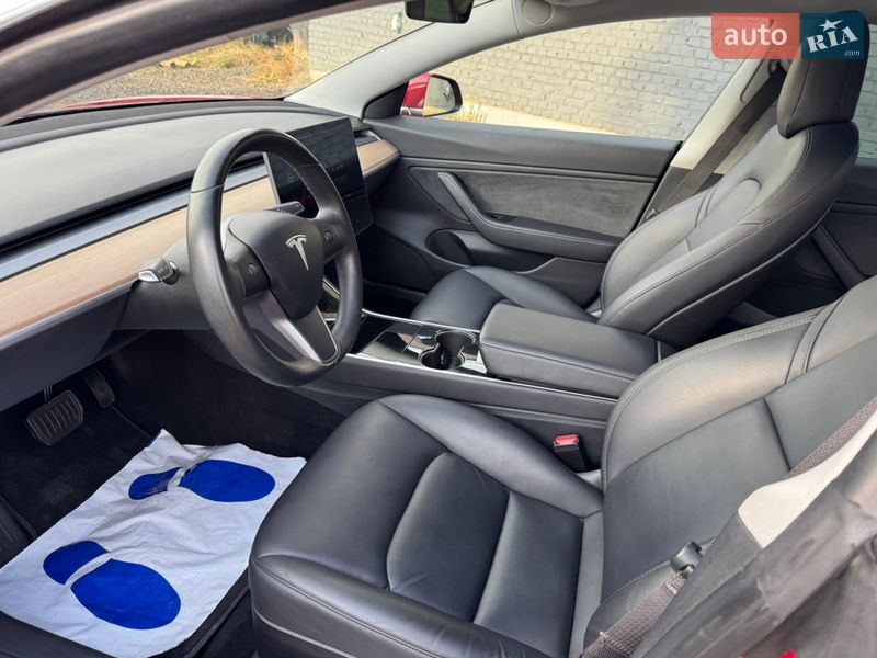 Седан Tesla Model 3 2018 в Луцьку