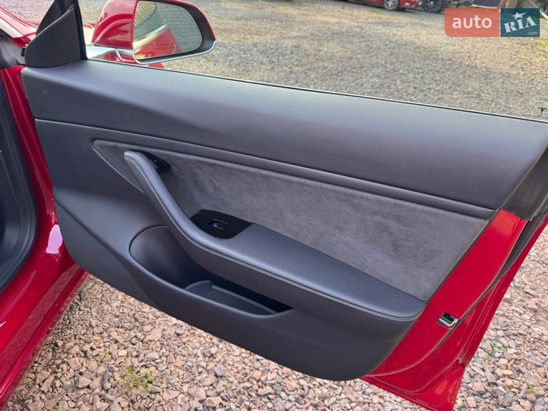 Седан Tesla Model 3 2018 в Луцьку