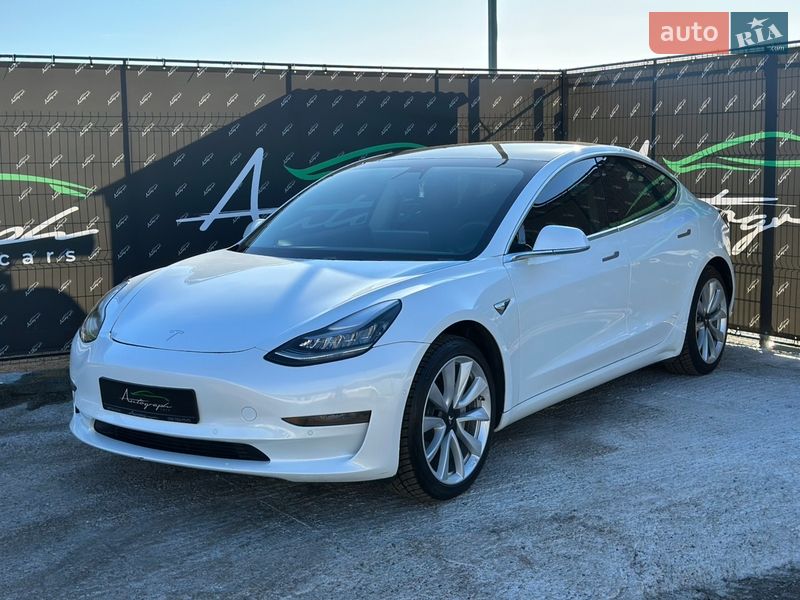 Седан Tesla Model 3 2019 в Києві