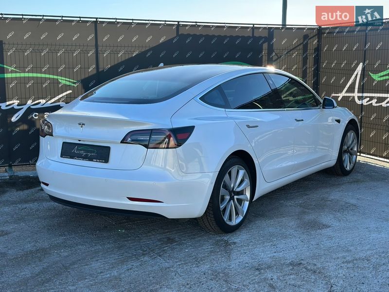 Седан Tesla Model 3 2019 в Києві
